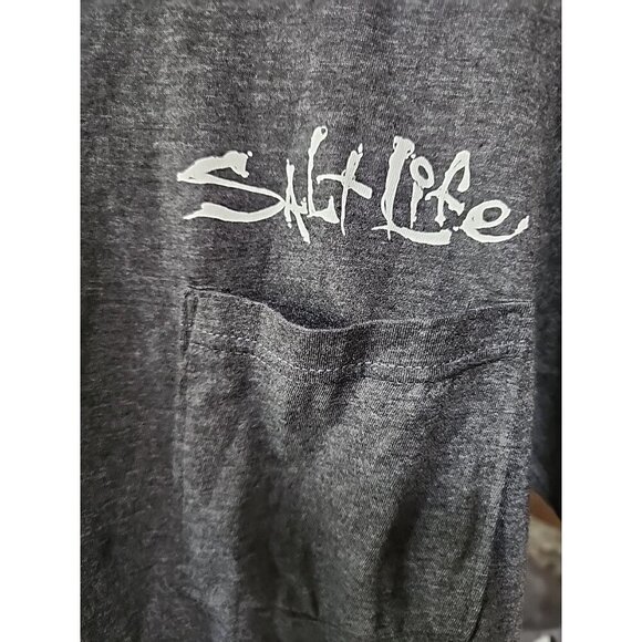 SALT LIFE Hook, Line & Sinker Pocket T Shirt Fishing Charcoal Gray Medium A105 - Picture 4 of 6